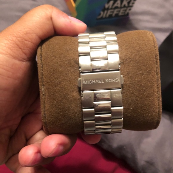 Michael Kors Watch - Picture 3 of 3